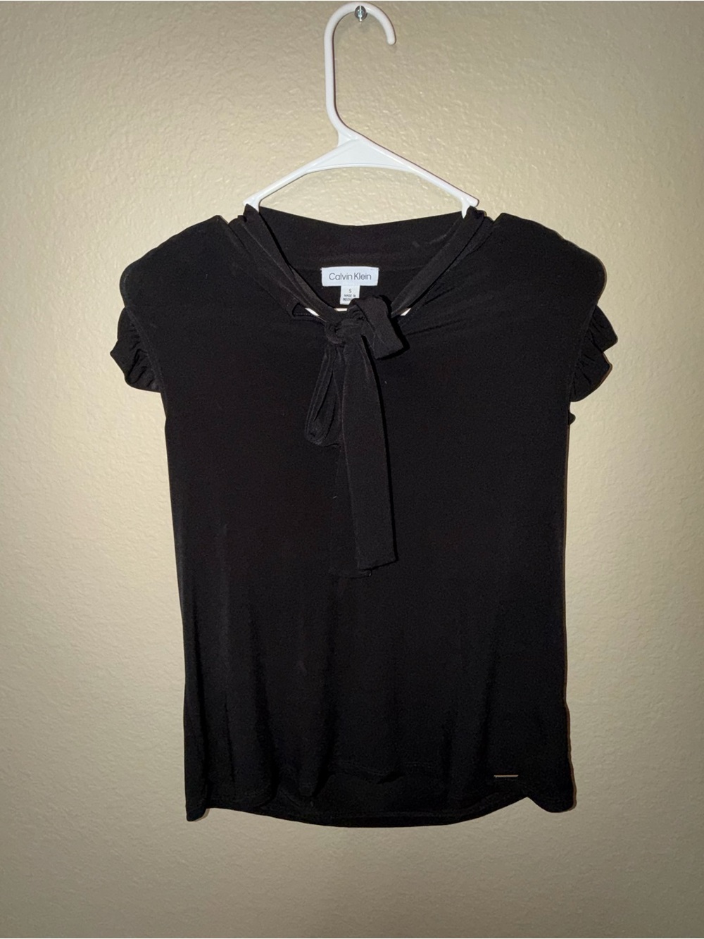 Calvin Klein Black Tie-Neck Short Sleeve Blouse